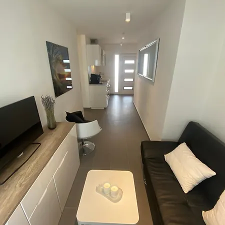 Katharina Apartment Nin